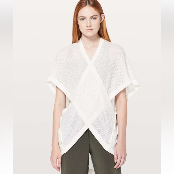lululemon athletica Sweaters - Lululemon Athletica Long Weekend Wrap Cream Poncho